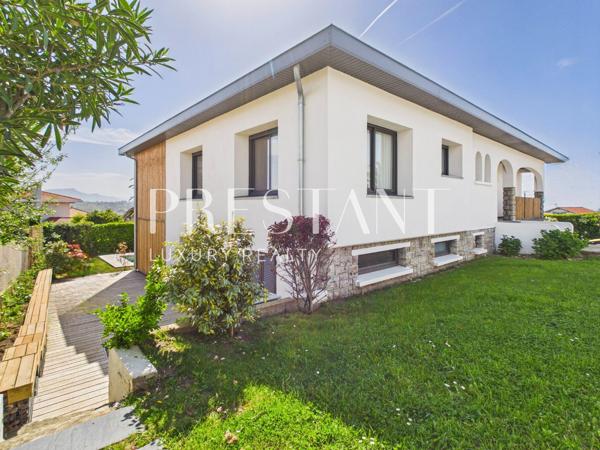 Biarritz – La Milady, très jolie vue pour cette villa aux beaux volumes ouverts et indépendants., BIARRITZ