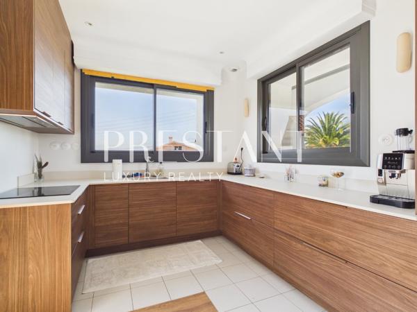 Biarritz – La Milady, très jolie vue pour cette villa aux beaux volumes ouverts et indépendants., BIARRITZ