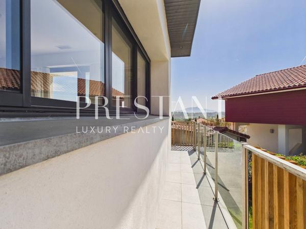 Biarritz – La Milady, très jolie vue pour cette villa aux beaux volumes ouverts et indépendants., BIARRITZ