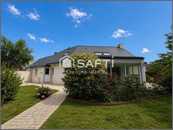 Maison avec vie de plain pied, garage et annexe