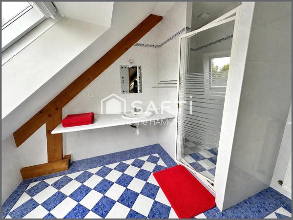 Maison avec vie de plain pied, garage et annexe
