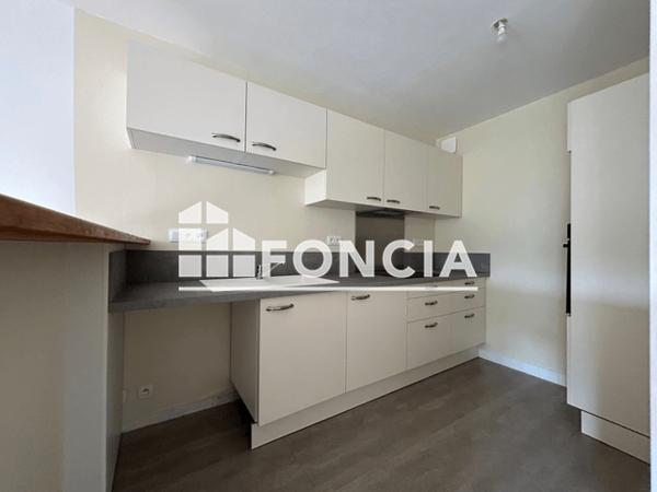 Location Appartement 3 pièces 67.2 m² - 37 RUE DE LA CROIX ROUGE Poitiers 86000