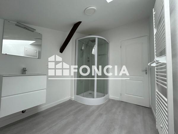 Location Appartement 3 pièces 67.2 m² - 37 RUE DE LA CROIX ROUGE Poitiers 86000