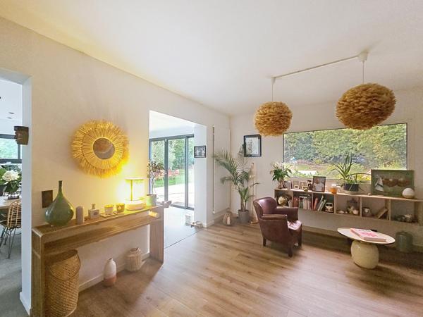 Maison familiale avec cinq chambres et piscine chauffée