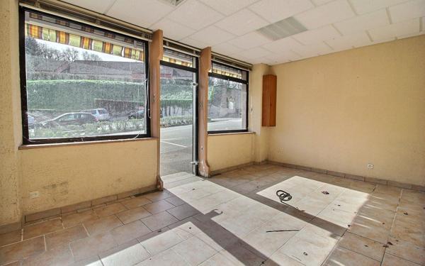 Immeuble à vendre    9 pièces •  Saint-Symphorien-de-Marmagne