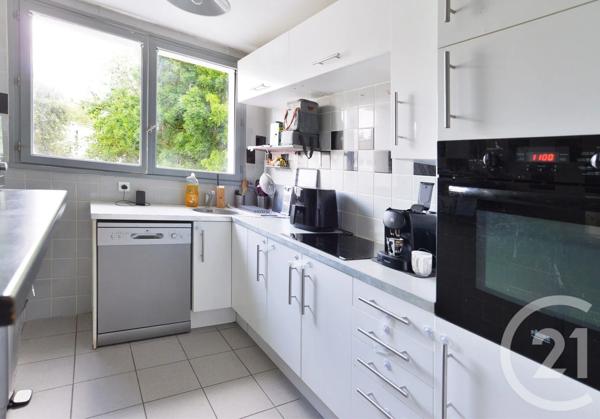Appartement F4 à vendre  4 pièces - 69 m 2   CROSNE  - 91