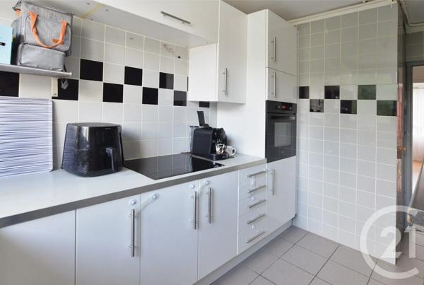 Appartement F4 à vendre  4 pièces - 69 m 2   CROSNE  - 91