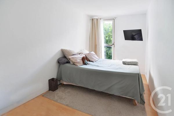 Appartement F4 à vendre  4 pièces - 69 m 2   CROSNE  - 91