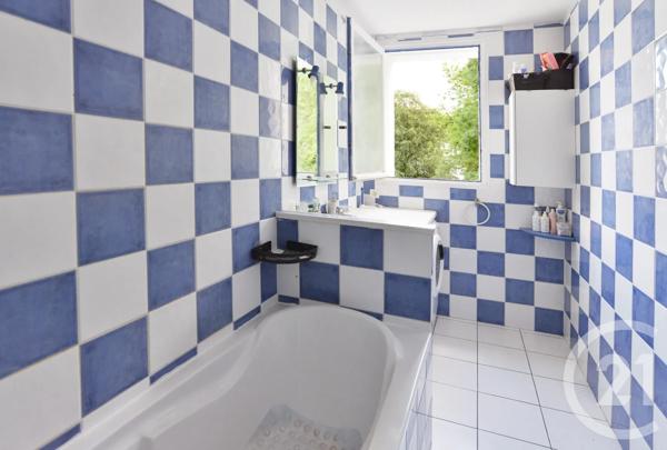Appartement F4 à vendre  4 pièces - 69 m 2   CROSNE  - 91