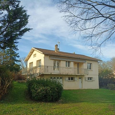 Maison à vendre à Ambarès-et-Lagrave en Gironde (33440), ref : 013/309 Maison à vendre à Ambarès-et-Lagrave en Gironde (33440), ref : 013/309