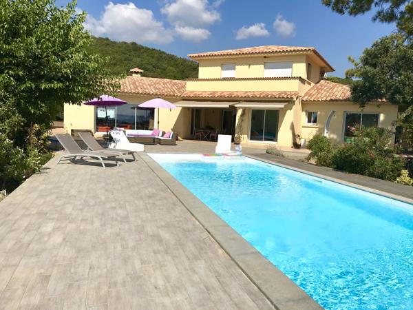 Sari-Solenzara (20145) Pieds dans l’eau corse du sud