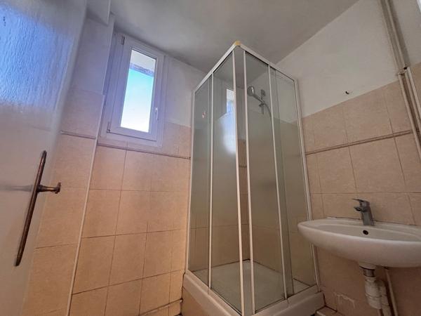 QUIMPER Centre Ville à Pied Pour Cet Appartement T3 De 52 m² Dans Une Résidence Sécurisée.