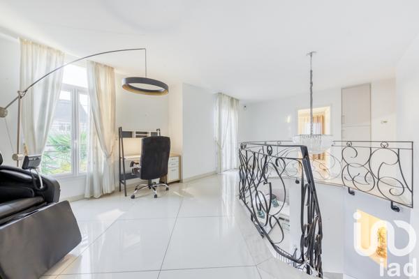 Location maison 7 pièces 180 m² Paray-Vieille-Poste