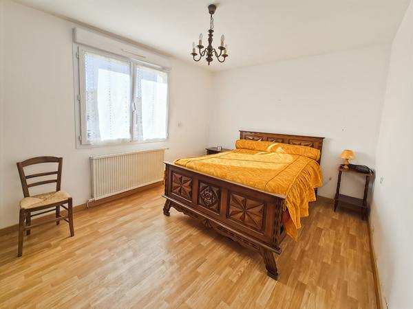 Maison ancienne avec potentiel.