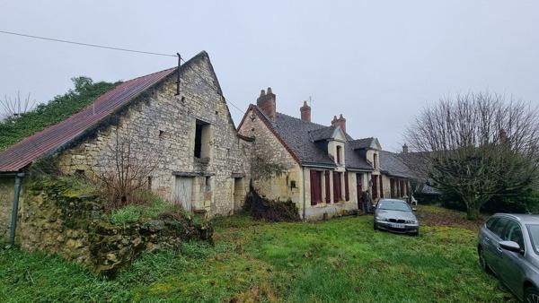 Un nid de rêves à façonner : longère de charme et promesses d'avenir