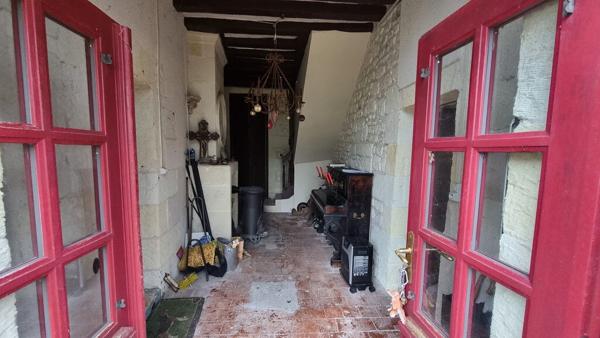 Un nid de rêves à façonner : longère de charme et promesses d'avenir