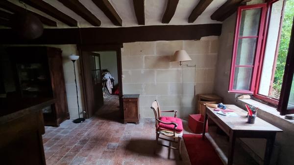 Un nid de rêves à façonner : longère de charme et promesses d'avenir