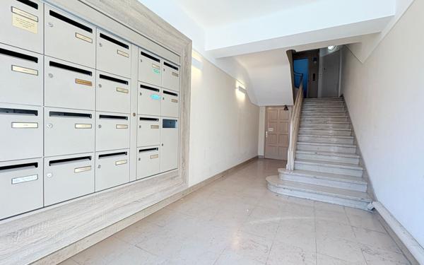 Appartement à vendre    3 pièces • 110,02 m2 Avignon