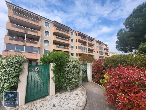Appartement à louer 2 pièces 43.9m² Fréjus (83600)