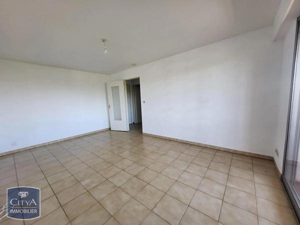 Appartement à louer 2 pièces 43.9m² Fréjus (83600)