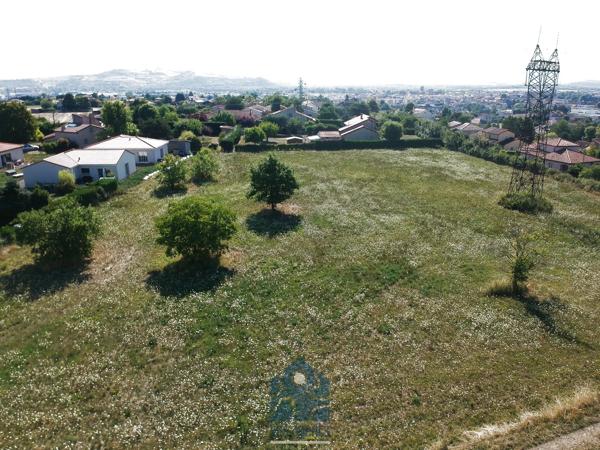 Terrain constructible 7210 M²