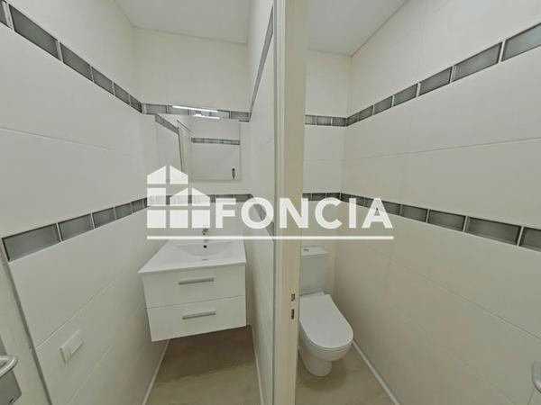 Location Local commercial 3 pièces 60 m² - ROND POINT DE LA NATION Dijon 21000