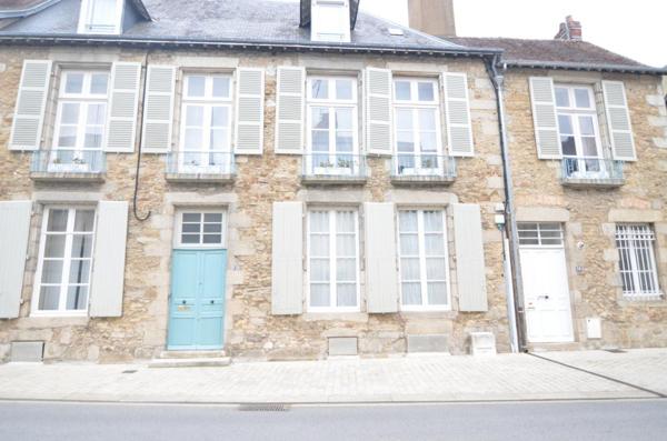 Maison hyper centre ville avec jardin