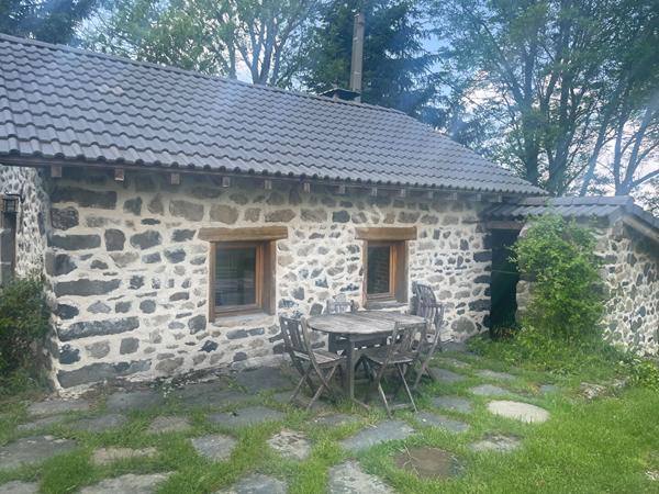Maison  meublée  avec mezzanine 1 pièce(s), petit extérieur à 5 min Yssingeaux