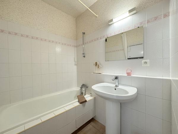 Appartement T2 plein centre avec Garage et cave Royan