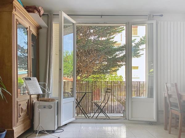 Proche métro, agréable 2 pièces avec balcon