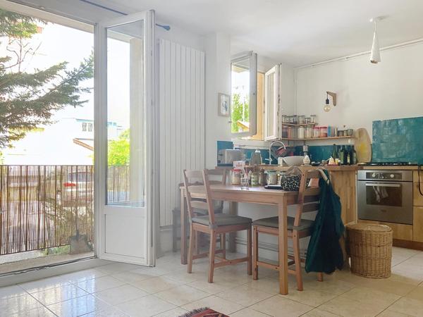 Proche métro, agréable 2 pièces avec balcon