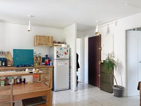 Proche métro, agréable 2 pièces avec balcon