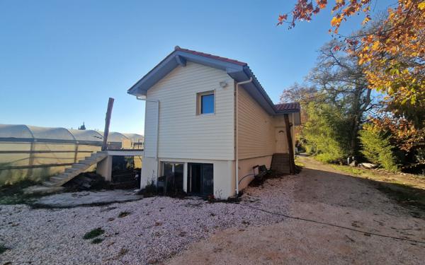 Maison à vendre    4 pièces •  Baho