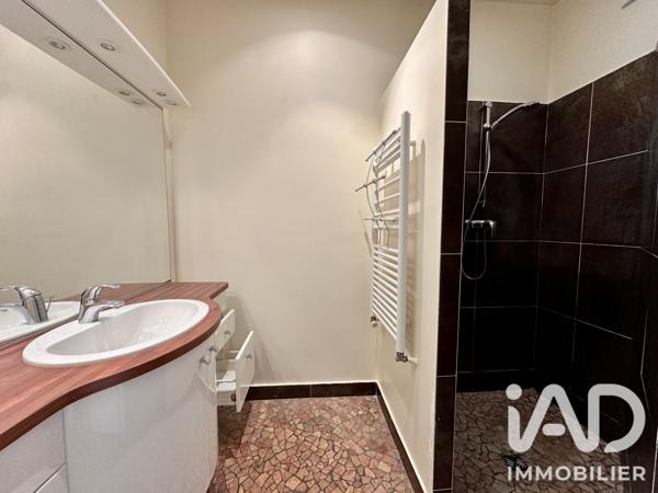 Appartement à vendre 4 pièces 82,09 m² Courbevoie