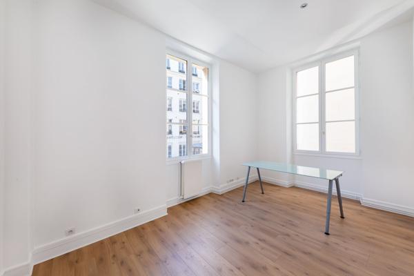 Bureaux à louer à PARIS 75003