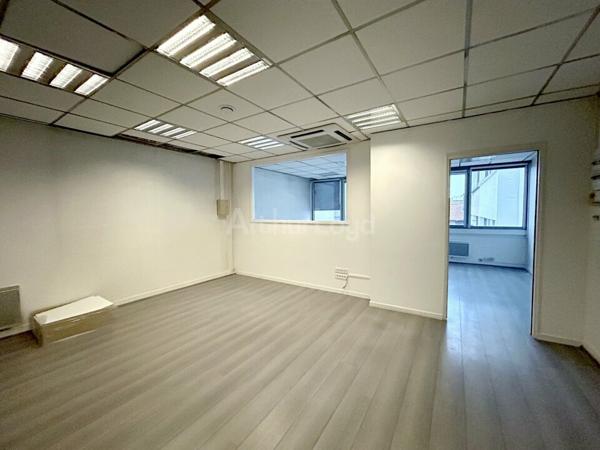 BUREAUX à LOUER de 655 m²