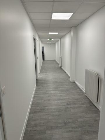 Bureaux à vendre ou à louer à PARIS 75018