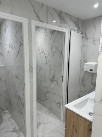 Bureaux à vendre ou à louer à PARIS 75018