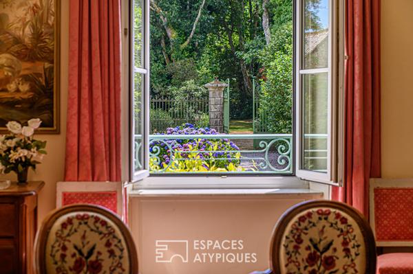 Manoir du XIXème siècle au coeur d’un parc paysager.