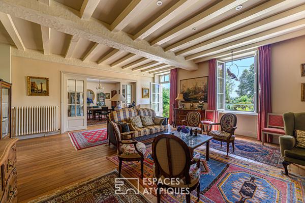 Manoir du XIXème siècle au coeur d’un parc paysager.