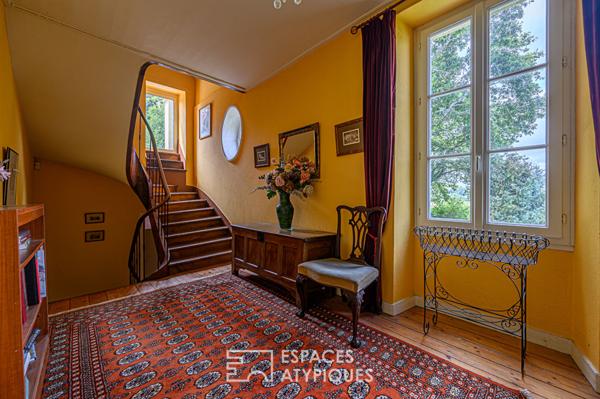 Manoir du XIXème siècle au coeur d’un parc paysager.