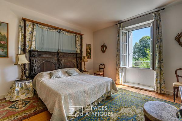 Manoir du XIXème siècle au coeur d’un parc paysager.