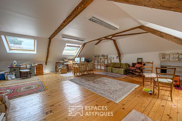 Manoir du XIXème siècle au coeur d’un parc paysager.