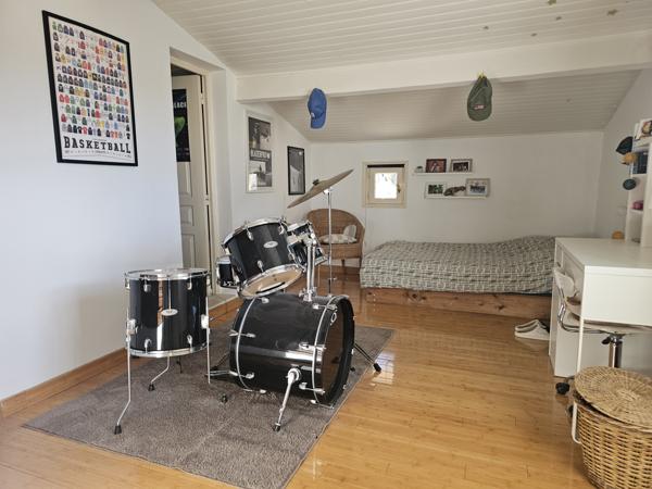 Saint-Brès (34670) Maison T6 R+1, calme, piscine - 34670 - St Brès