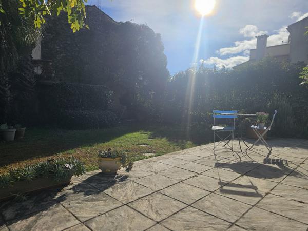 Saint-Brès (34670) Maison T6 R+1, calme, piscine - 34670 - St Brès