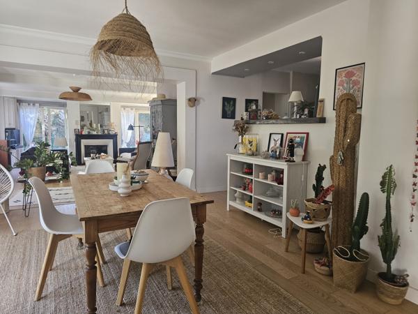 Saint-Brès (34670) Maison T6 R+1, calme, piscine - 34670 - St Brès