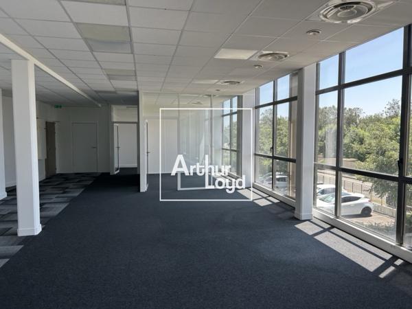 Bureaux à louer à Colomiers - Open space lumineux et accès PMR