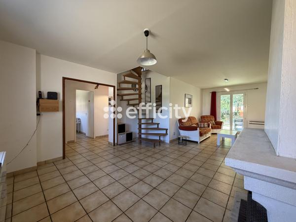Maison
         5 pièces
        - 97 m² Exclusivité 349 000 € *