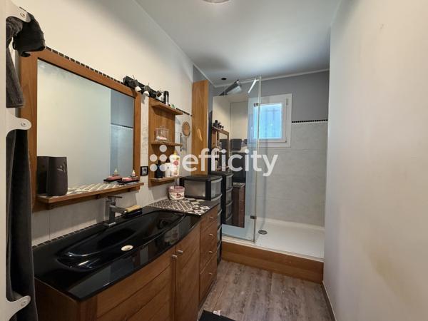 Maison
         5 pièces
        - 97 m² Exclusivité 349 000 € *
