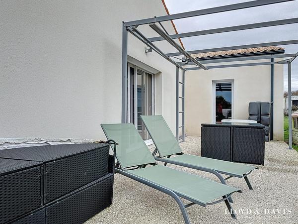 Maison contemporaine de plain-pied 3 chambres, garage, jardin